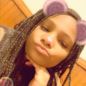 Meet your Posher, Danielle